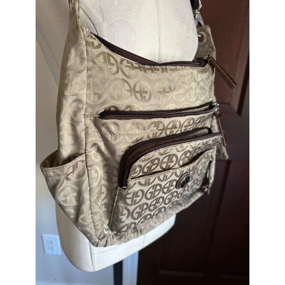 Giani Bernini handbag in beige satiny fabric w/tons of compartments - Picture 2 of 8